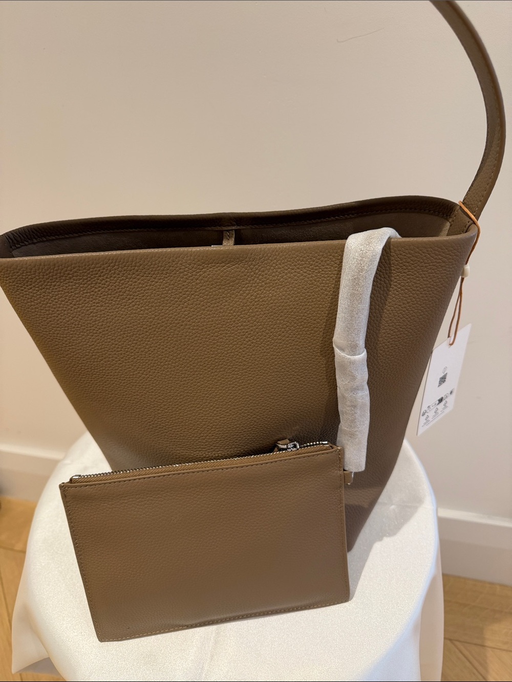 Classic Structured Women’s Tote Bag in Brown - Picture 6 of 12